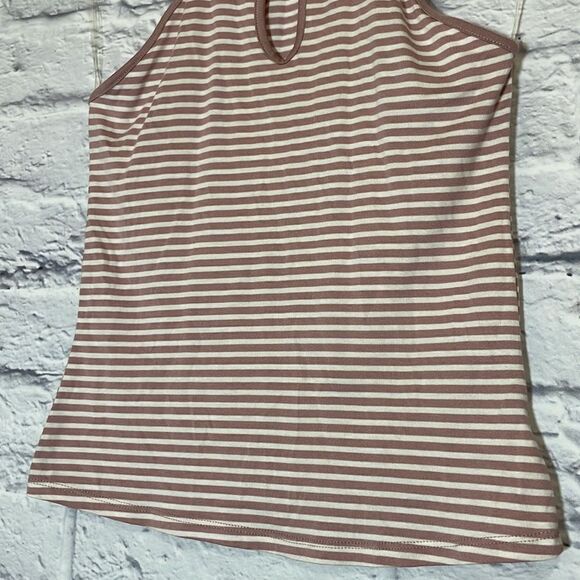 Heart & Hips Striped Keyhole Tank Size Medium - Picture 3 of 8